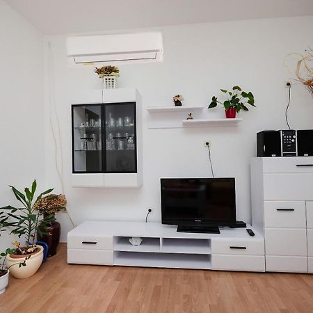 Apartment Ruza โลปาร์ ภายนอก รูปภาพ