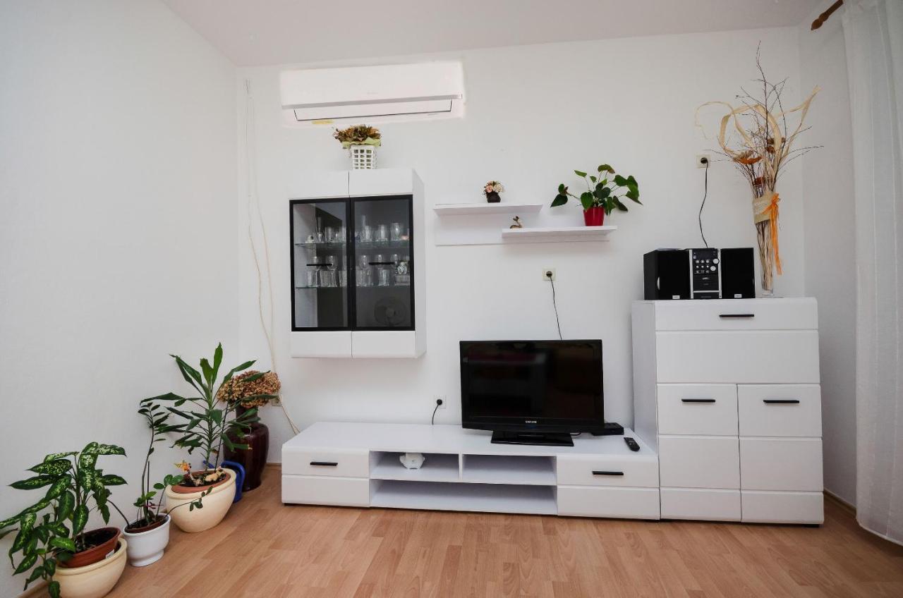 Apartment Ruza โลปาร์ ภายนอก รูปภาพ