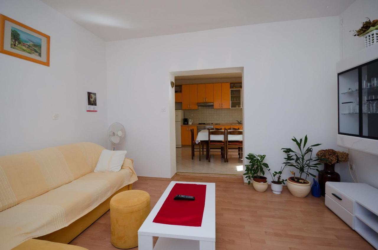 Apartment Ruza โลปาร์ ภายนอก รูปภาพ