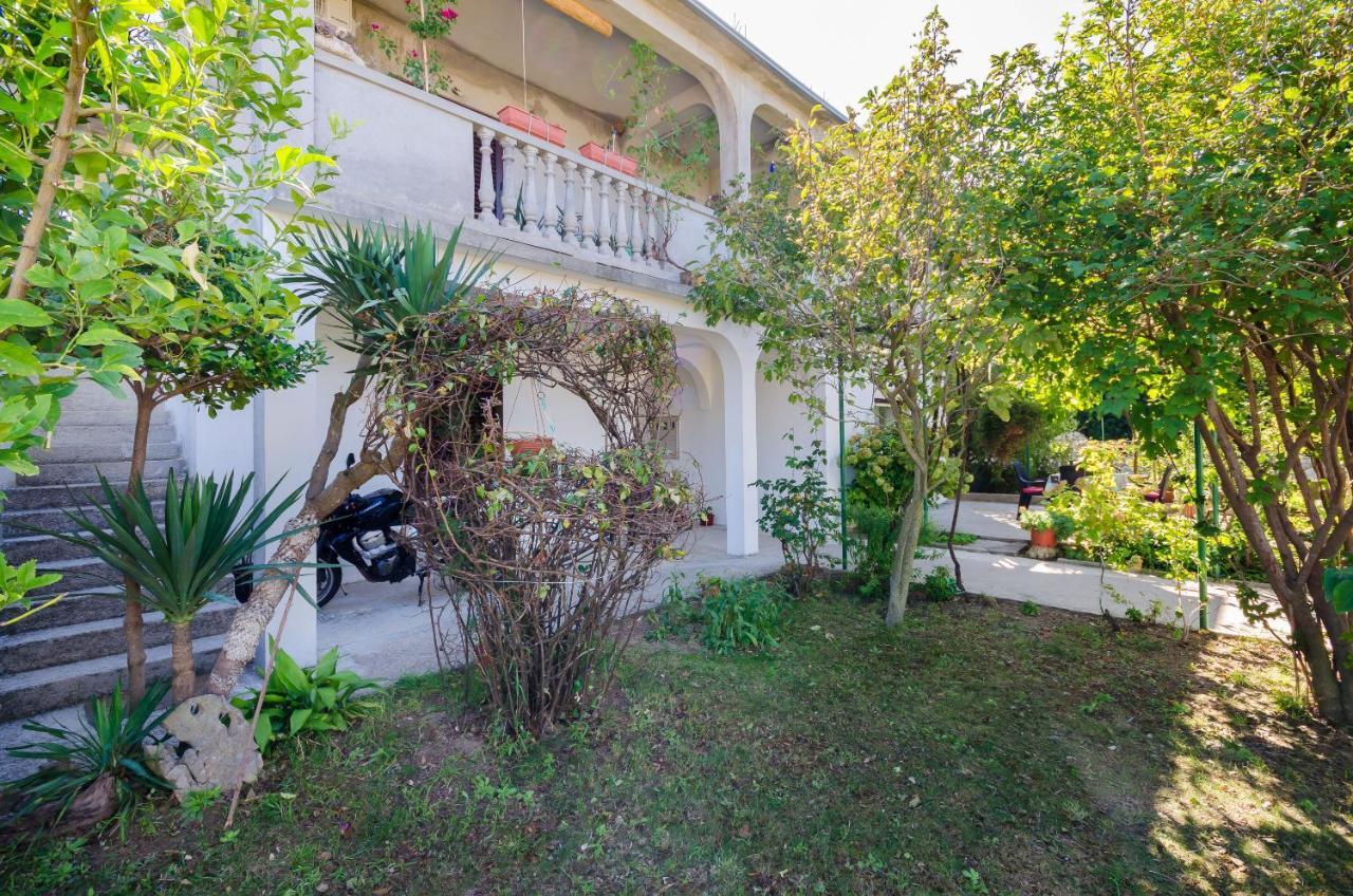 Apartment Ruza โลปาร์ ภายนอก รูปภาพ