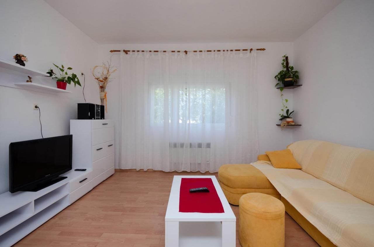 Apartment Ruza โลปาร์ ภายนอก รูปภาพ